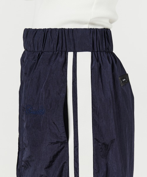 ESSENTIAL（エッセンシャル）の「タフタサイドラインハーフパンツ（その他パンツ・レディース・ネイビー/ブラック・38/36）」の9枚目の写真