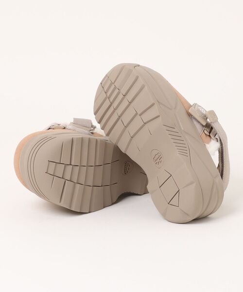 SHAKA（シャカ）の「SHAKA 厚底 クロッグ サンダル SNUG CLOG MOUTON CHUNKY（サンダル・レディース・ブラック/タン・23/24/25/22）」の14枚目の写真