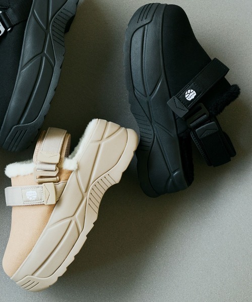 SHAKA（シャカ）の「SHAKA 厚底 クロッグ サンダル SNUG CLOG MOUTON CHUNKY（サンダル・レディース・ブラック/タン・23/24/25/22）」の16枚目の写真