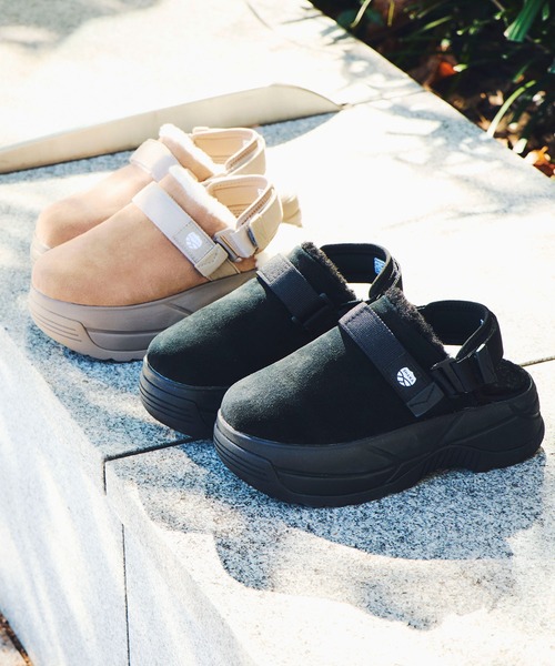 SHAKA（シャカ）の「SHAKA 厚底 クロッグ サンダル SNUG CLOG MOUTON CHUNKY（サンダル・レディース・ブラック/タン・23/24/25/22）」の18枚目の写真