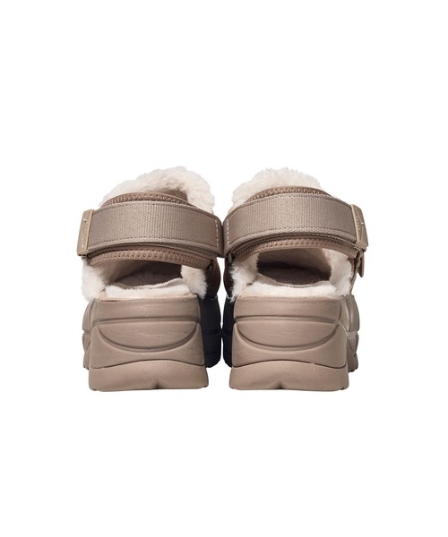 SHAKA（シャカ）の「SHAKA 厚底 クロッグ サンダル SNUG CLOG MOUTON CHUNKY（サンダル・レディース・ブラック/タン・23/24/25/22）」の11枚目の写真