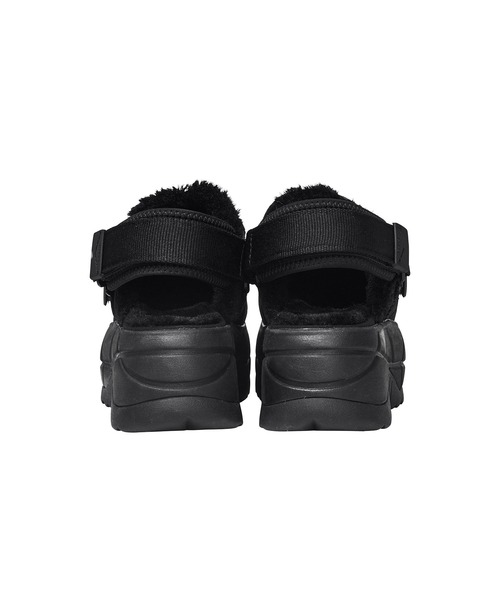 SHAKA（シャカ）の「SHAKA 厚底 クロッグ サンダル SNUG CLOG MOUTON CHUNKY（サンダル・レディース・ブラック/タン・23/24/25/22）」の7枚目の写真