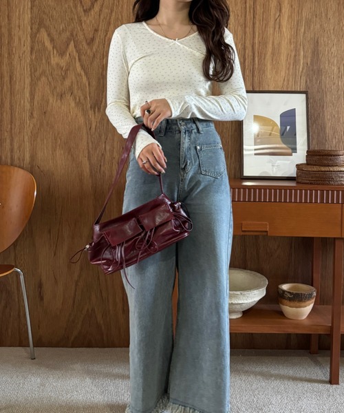 efill（エフィル）の「リボン付き 小花柄 ソフト 長袖 Tシャツ（Tシャツ/カットソー・レディース・アイボリー・FREE）」の3枚目の写真