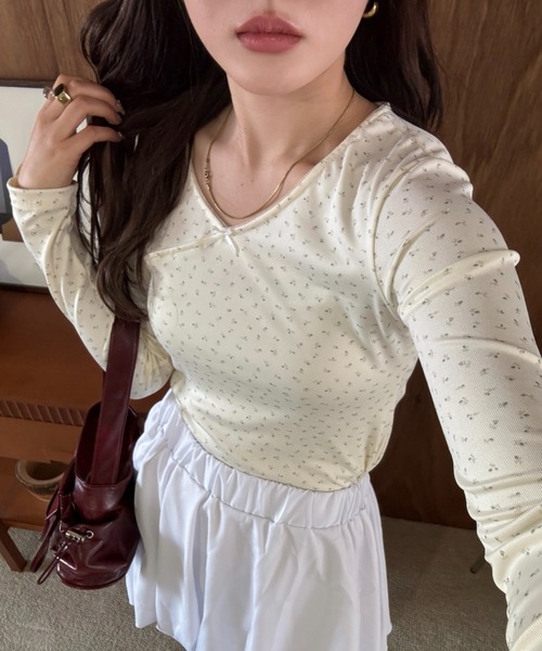 efill（エフィル）の「リボン付き 小花柄 ソフト 長袖 Tシャツ（Tシャツ/カットソー・レディース・アイボリー・FREE）」の17枚目の写真