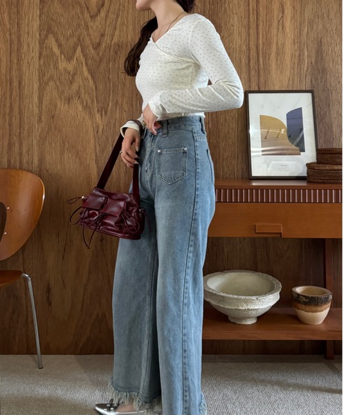 efill（エフィル）の「リボン付き 小花柄 ソフト 長袖 Tシャツ（Tシャツ/カットソー・レディース・アイボリー・FREE）」の4枚目の写真