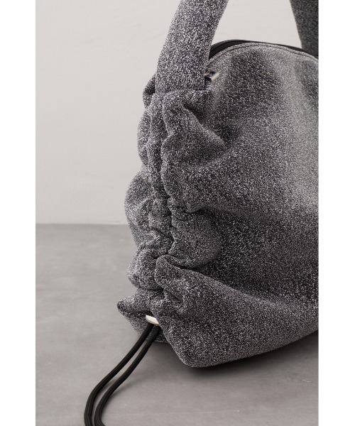 AZUL by moussy(アズールバイマウジー)の「サイドギャザーパデットバッグ(ショルダーバッグ・レディース・シルバー/ブラック/ブラック系その他2・FREE)」の16枚目の写真