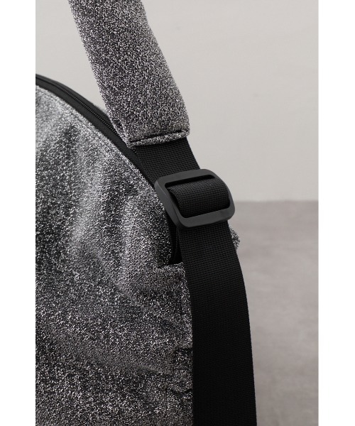AZUL by moussy(アズールバイマウジー)の「サイドギャザーパデットバッグ(ショルダーバッグ・レディース・シルバー/ブラック/ブラック系その他2・FREE)」の17枚目の写真