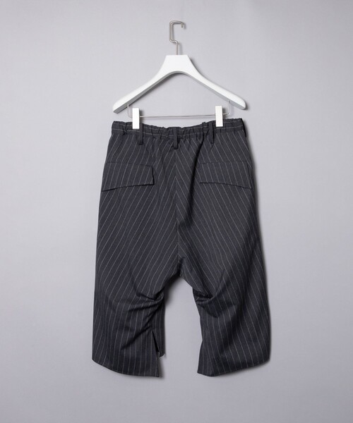 sulvam(サルバム)の「【sulvam】ストライプイージーハーフスラックス(スラックス・メンズ・グレー・S/M/L)」の2枚目の写真