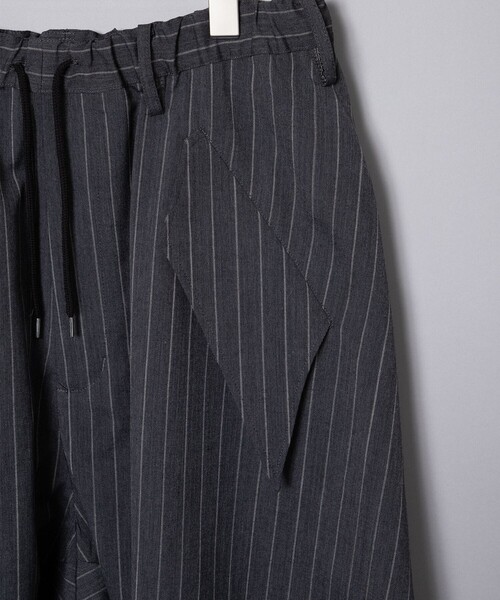 sulvam(サルバム)の「【sulvam】ストライプイージーハーフスラックス(スラックス・メンズ・グレー・S/M/L)」の5枚目の写真