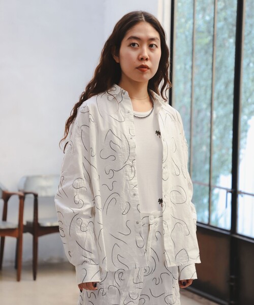 B:MING by BEAMS（ビーミングバイビームス）の「ambiance / Embroidery Shirt（S～M）（シャツ/ブラウス・レディース・ライトブルー/オフホワイト・SMALL/MEDIUM）」の19枚目の写真