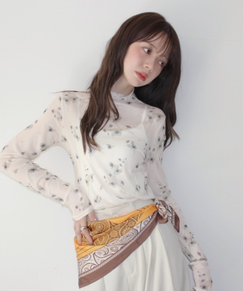 Eclat one(エクラワン)の「【Eclat one】水彩フラワー シアー ハイネック インナー(Tシャツ/カットソー・レディース・アイボリー/ネイビー/ブラック・FREE)」の2枚目の写真