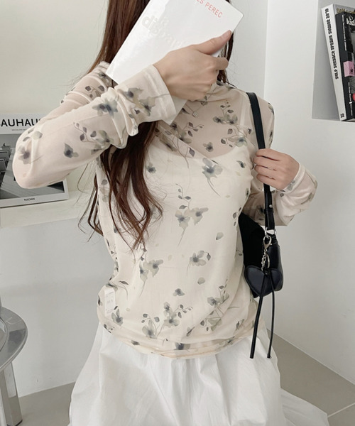 Eclat one(エクラワン)の「【Eclat one】水彩フラワー シアー ハイネック インナー(Tシャツ/カットソー・レディース・アイボリー/ネイビー/ブラック・FREE)」の16枚目の写真