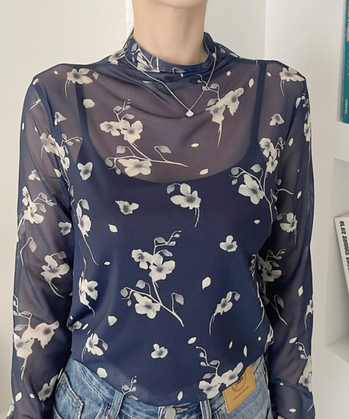 Eclat one(エクラワン)の「【Eclat one】水彩フラワー シアー ハイネック インナー(Tシャツ/カットソー・レディース・アイボリー/ネイビー/ブラック・FREE)」の13枚目の写真