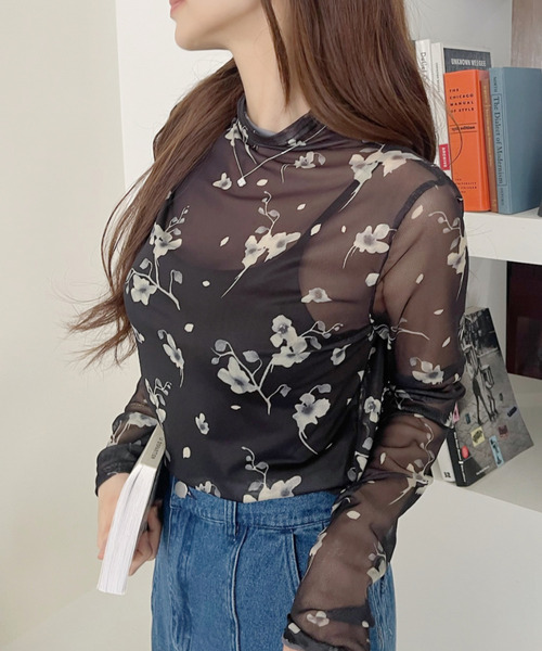 Eclat one(エクラワン)の「【Eclat one】水彩フラワー シアー ハイネック インナー(Tシャツ/カットソー・レディース・アイボリー/ネイビー/ブラック・FREE)」の18枚目の写真