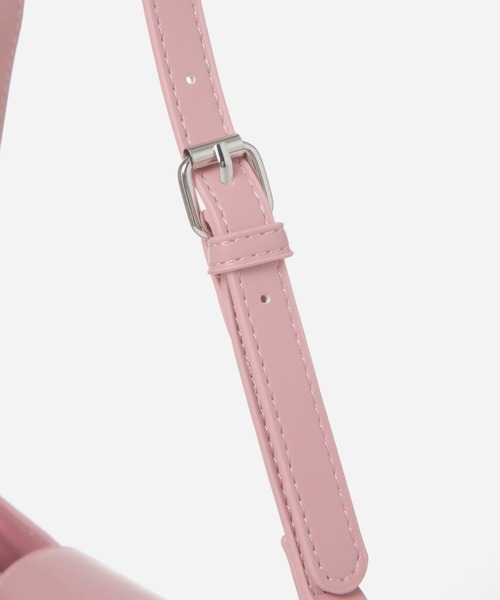 FOREVER 21(フォーエバー トゥエンティーワン)の「リボンフラップショルダーバッグ(ハンドバッグ・レディース・ピンク・FREE)」の2枚目の写真