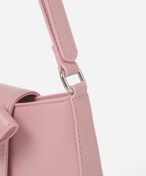FOREVER 21(フォーエバー トゥエンティーワン)の「リボンフラップショルダーバッグ(ハンドバッグ・レディース・ピンク・FREE)」の3枚目の写真