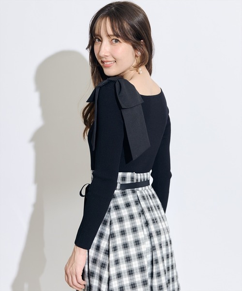 SWINGLE(スウィングル)の「【展示会1位】ワンショルリボンアシメネックニットプルオーバー(ニット/セーター・レディース・ブラック/レッド/サックスブルー/アイボリー・FREE)」の18枚目の写真