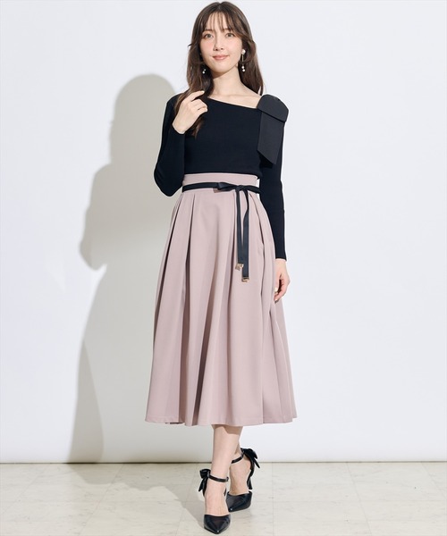 SWINGLE(スウィングル)の「【展示会1位】ワンショルリボンアシメネックニットプルオーバー(ニット/セーター・レディース・ブラック/レッド/サックスブルー/アイボリー・FREE)」の20枚目の写真