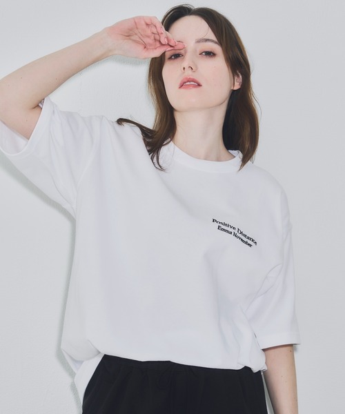 EMMA NOVEMBER　（エマノーヴェンバー）の「Embroidery マグナムウェイト ビッグシルエット Tシャツ（Tシャツ/カットソー・メンズ・ホワイト/ブラック・1/2/3）」の4枚目の写真