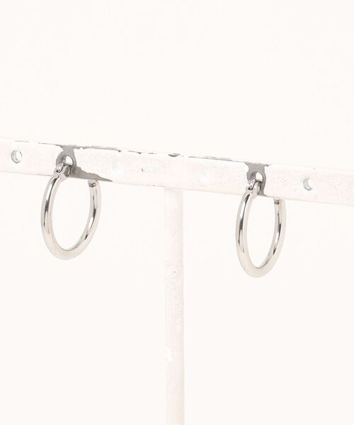 Pledge(プレッジ)の「【RS】【Pledge(プレッジ)】MINIフープ ピアス(ペア)(ピアス(両耳用)・レディース・シルバー/ブラック/ゴールド・FREE)」の8枚目の写真