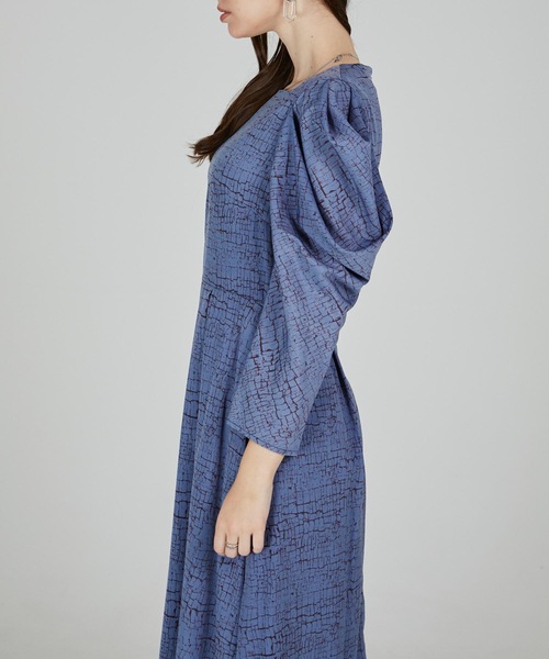 CIEL'AIR（シエルエアー）の「Power Shoulder Onepiece（ワンピース・レディース・ホワイト/ブルー・LARGE/MEDIUM）」の3枚目の写真