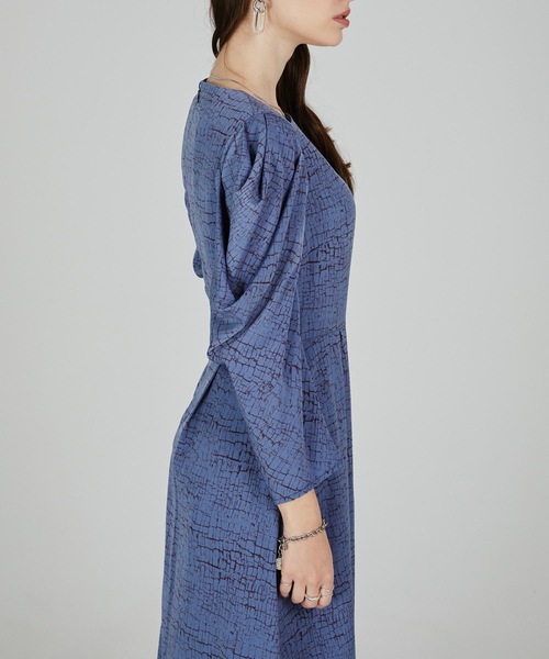 CIEL'AIR（シエルエアー）の「Power Shoulder Onepiece（ワンピース・レディース・ホワイト/ブルー・LARGE/MEDIUM）」の4枚目の写真