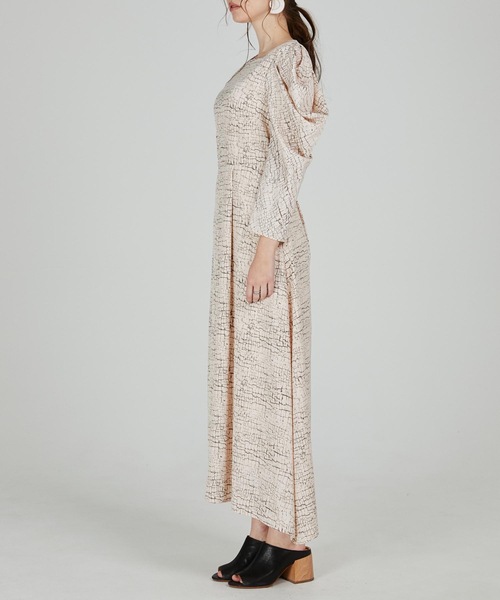 CIEL'AIR（シエルエアー）の「Power Shoulder Onepiece（ワンピース・レディース・ホワイト/ブルー・LARGE/MEDIUM）」の16枚目の写真