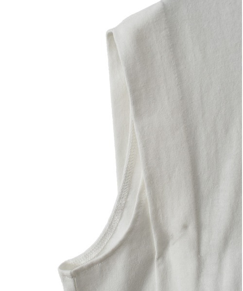 Reurie'(レウリィ)の「ショルダータックノースリーブT/shoulder tuck nosleeve T カットソー 袖なし シンプル 大人カジュアル インナー(Tシャツ/カットソー・レディース・ブラック/ホワイト・FREE)」の13枚目の写真