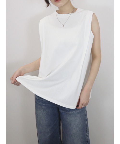 Reurie'(レウリィ)の「ショルダータックノースリーブT/shoulder tuck nosleeve T カットソー 袖なし シンプル 大人カジュアル インナー(Tシャツ/カットソー・レディース・ブラック/ホワイト・FREE)」の4枚目の写真