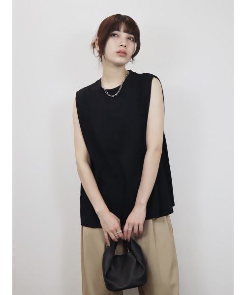 Reurie'(レウリィ)の「ショルダータックノースリーブT/shoulder tuck nosleeve T カットソー 袖なし シンプル 大人カジュアル インナー(Tシャツ/カットソー・レディース・ブラック/ホワイト・FREE)」の6枚目の写真
