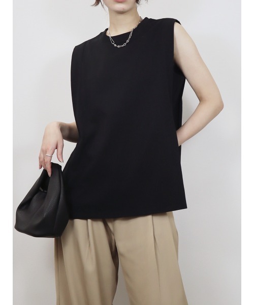 Reurie'(レウリィ)の「ショルダータックノースリーブT/shoulder tuck nosleeve T カットソー 袖なし シンプル 大人カジュアル インナー(Tシャツ/カットソー・レディース・ブラック/ホワイト・FREE)」の8枚目の写真