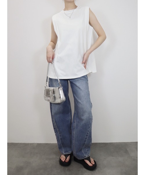 Reurie'(レウリィ)の「ショルダータックノースリーブT/shoulder tuck nosleeve T カットソー 袖なし シンプル 大人カジュアル インナー(Tシャツ/カットソー・レディース・ブラック/ホワイト・FREE)」の17枚目の写真
