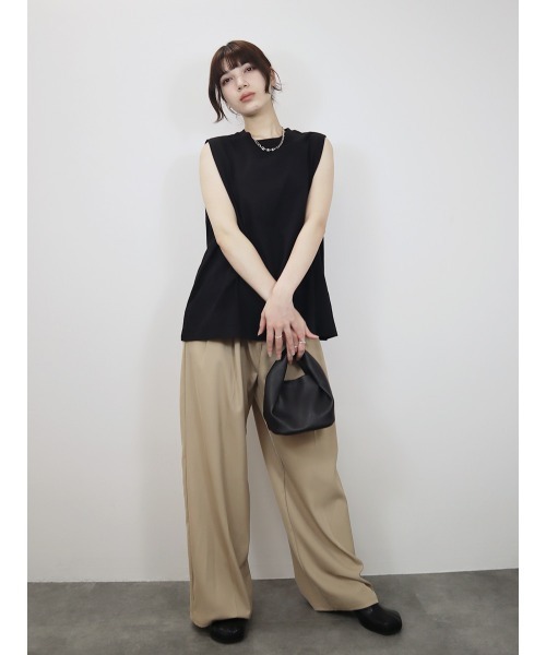 Reurie'(レウリィ)の「ショルダータックノースリーブT/shoulder tuck nosleeve T カットソー 袖なし シンプル 大人カジュアル インナー(Tシャツ/カットソー・レディース・ブラック/ホワイト・FREE)」の19枚目の写真