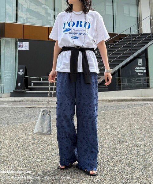 fredy emue(フレディエミュ)の「3D刺繍スカラップイージーパンツ(その他パンツ・レディース・ブラック/ネイビー/オフホワイト・38)」の5枚目の写真