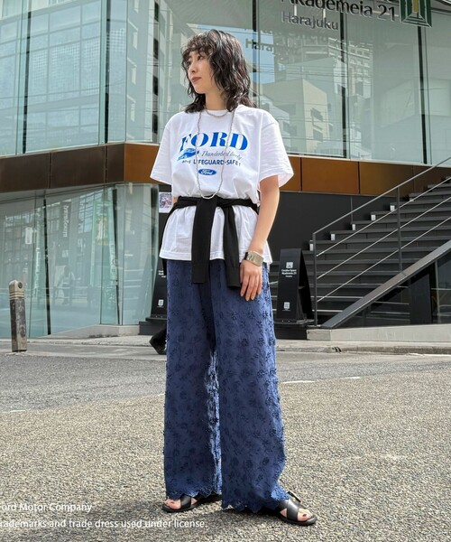 fredy emue(フレディエミュ)の「3D刺繍スカラップイージーパンツ(その他パンツ・レディース・ブラック/ネイビー/オフホワイト・38)」の6枚目の写真