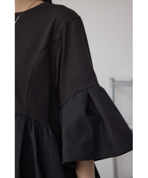 AZUL by moussy(アズールバイマウジー)の「タックスリーブ半袖デザインカットトップス(Tシャツ/カットソー・レディース・アイボリー/ブラック/ライトグリーン・FREE)」の20枚目の写真