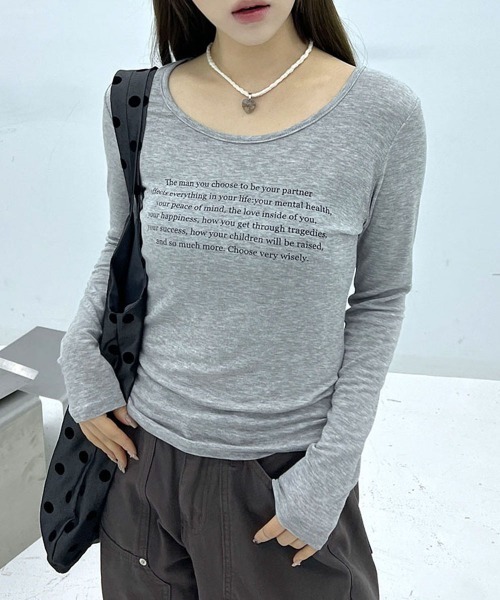 4INT.（フォイント）の「シースルー レタリング ラウンドネック 長袖 Tシャツ（Tシャツ/カットソー・レディース・ホワイト/ブラック/ベージュ/グレー・FREE）」の3枚目の写真