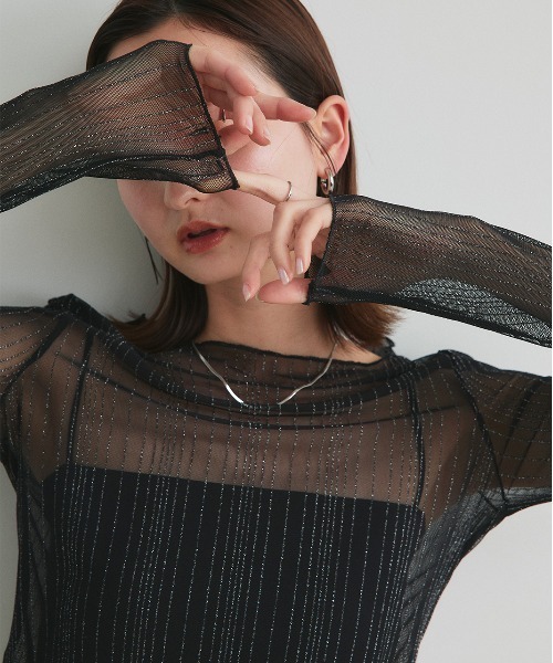 ad thie(アドティエ)の「ラメストライプ シアーカットソー(Tシャツ/カットソー・レディース・オフホワイト/ブラック・FREE)」の2枚目の写真