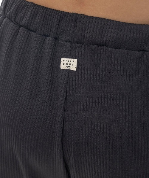 BILLABONG（ビラボン）の「【BILLABONG/ビラボン】25SS UTILITY RIB/水陸両用ドローコード付きウエストゴムストレッチリブセットアップショートパンツ(水着)（水着・レディース・ホワイト/ブラック・MEDIUM/LARGE）」の12枚目の写真