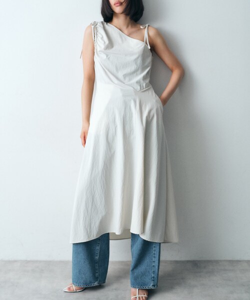 CODE A(コードエー)の「asymmetry ribbon one-piece(ワンピース・レディース・ブラック/ライトグレー・00)」の3枚目の写真