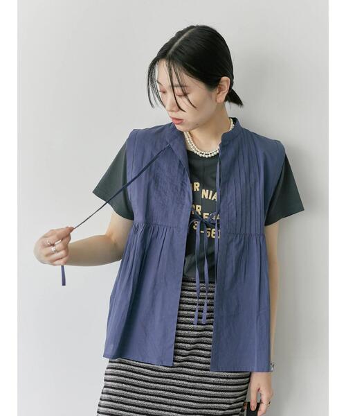Samansa Mos2 blue（サマンサモスモスブルー）の「【Made in India】リボンベスト（シャツ/ブラウス・レディース・ブラック/オフホワイト/ネイビー・F）」の3枚目の写真