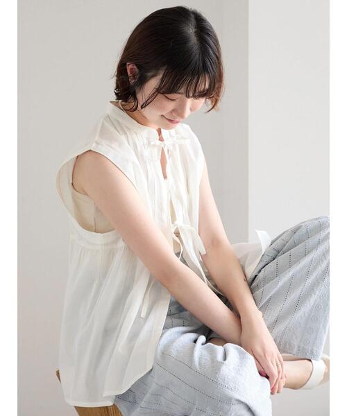 Samansa Mos2 blue（サマンサモスモスブルー）の「【Made in India】リボンベスト（シャツ/ブラウス・レディース・ブラック/オフホワイト/ネイビー・F）」の7枚目の写真