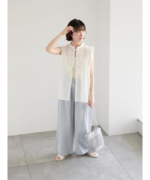 Samansa Mos2 blue（サマンサモスモスブルー）の「【Made in India】リボンベスト（シャツ/ブラウス・レディース・ブラック/オフホワイト/ネイビー・F）」の11枚目の写真