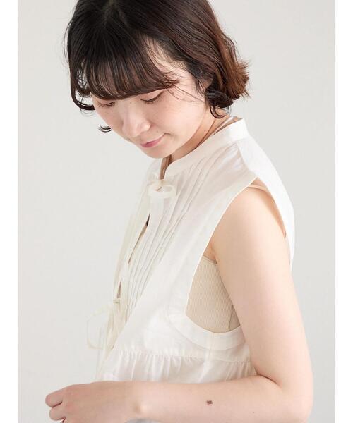 Samansa Mos2 blue（サマンサモスモスブルー）の「【Made in India】リボンベスト（シャツ/ブラウス・レディース・ブラック/オフホワイト/ネイビー・F）」の13枚目の写真