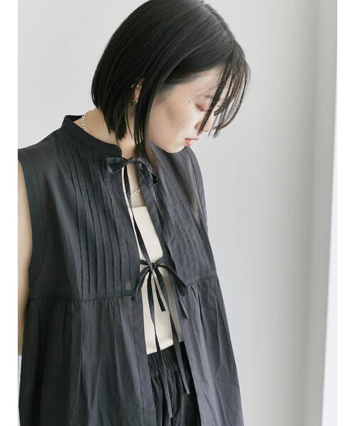 Samansa Mos2 blue（サマンサモスモスブルー）の「【Made in India】リボンベスト（シャツ/ブラウス・レディース・ブラック/オフホワイト/ネイビー・F）」の16枚目の写真
