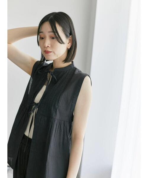 Samansa Mos2 blue（サマンサモスモスブルー）の「【Made in India】リボンベスト（シャツ/ブラウス・レディース・ブラック/オフホワイト/ネイビー・F）」の19枚目の写真