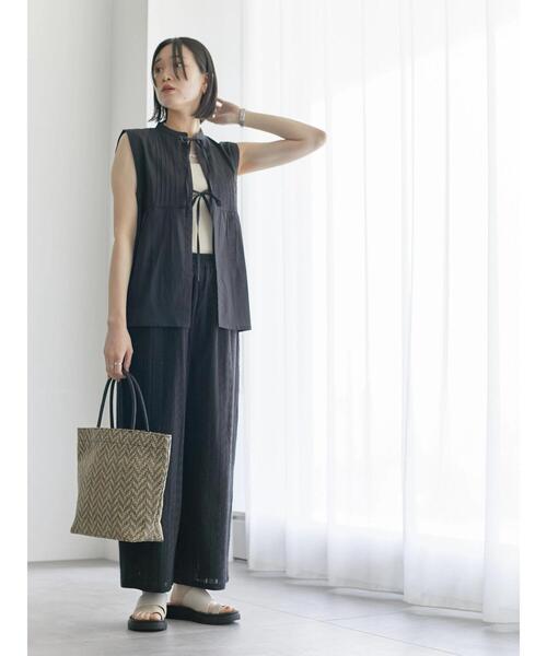 Samansa Mos2 blue（サマンサモスモスブルー）の「【Made in India】リボンベスト（シャツ/ブラウス・レディース・ブラック/オフホワイト/ネイビー・F）」の21枚目の写真