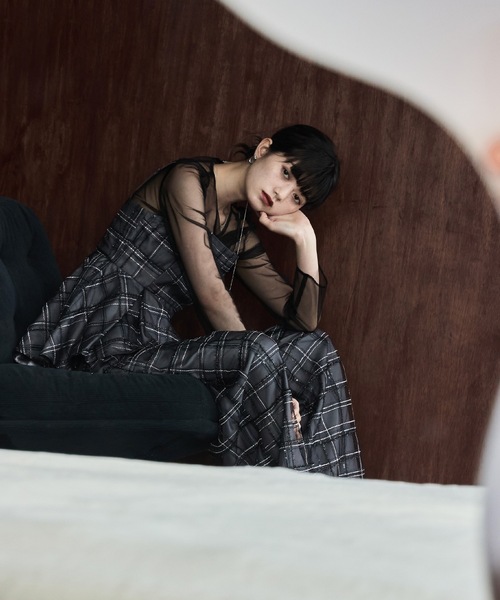 etoll.(エトル)の「3piece シアーチェックビスチェ&タックワイドパンツ セットアップ(パンツドレス・レディース・ネイビー/グレー・S/M)」の11枚目の写真