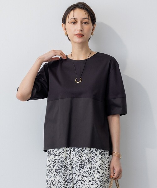 23区(ニジュウサンク)の「【洗える】シルエットスムースコンビ バックフレア カットソー(Tシャツ/カットソー・レディース・モスグリーン系/ベージュ系/ブラック系・38/40)」の1枚目の写真