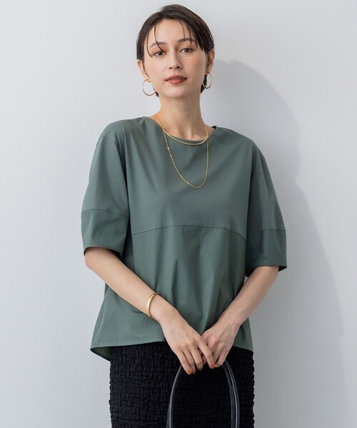 23区(ニジュウサンク)の「【洗える】シルエットスムースコンビ バックフレア カットソー(Tシャツ/カットソー・レディース・モスグリーン系/ベージュ系/ブラック系・38/40)」の3枚目の写真